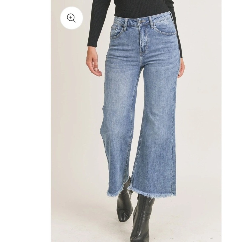 Risen Octane High Rise Crop Length Wide Leg Fray Hem Medium Wash Jeans Sz 11/30